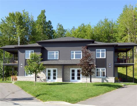 9 Appartements et maisons à louer .